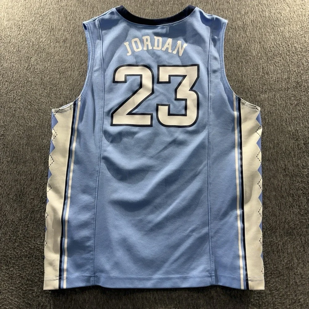 Air Jordan North Carolina Jersey Youth Size Large